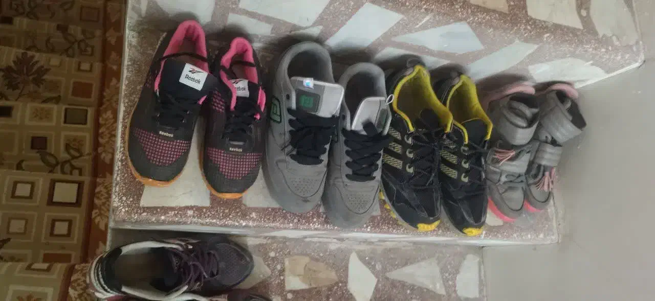 کتونی خارجی ۵ جفت ۳ تومن میدم|کیف، کفش، کمربند|قم, شاه سید علی|دیوار