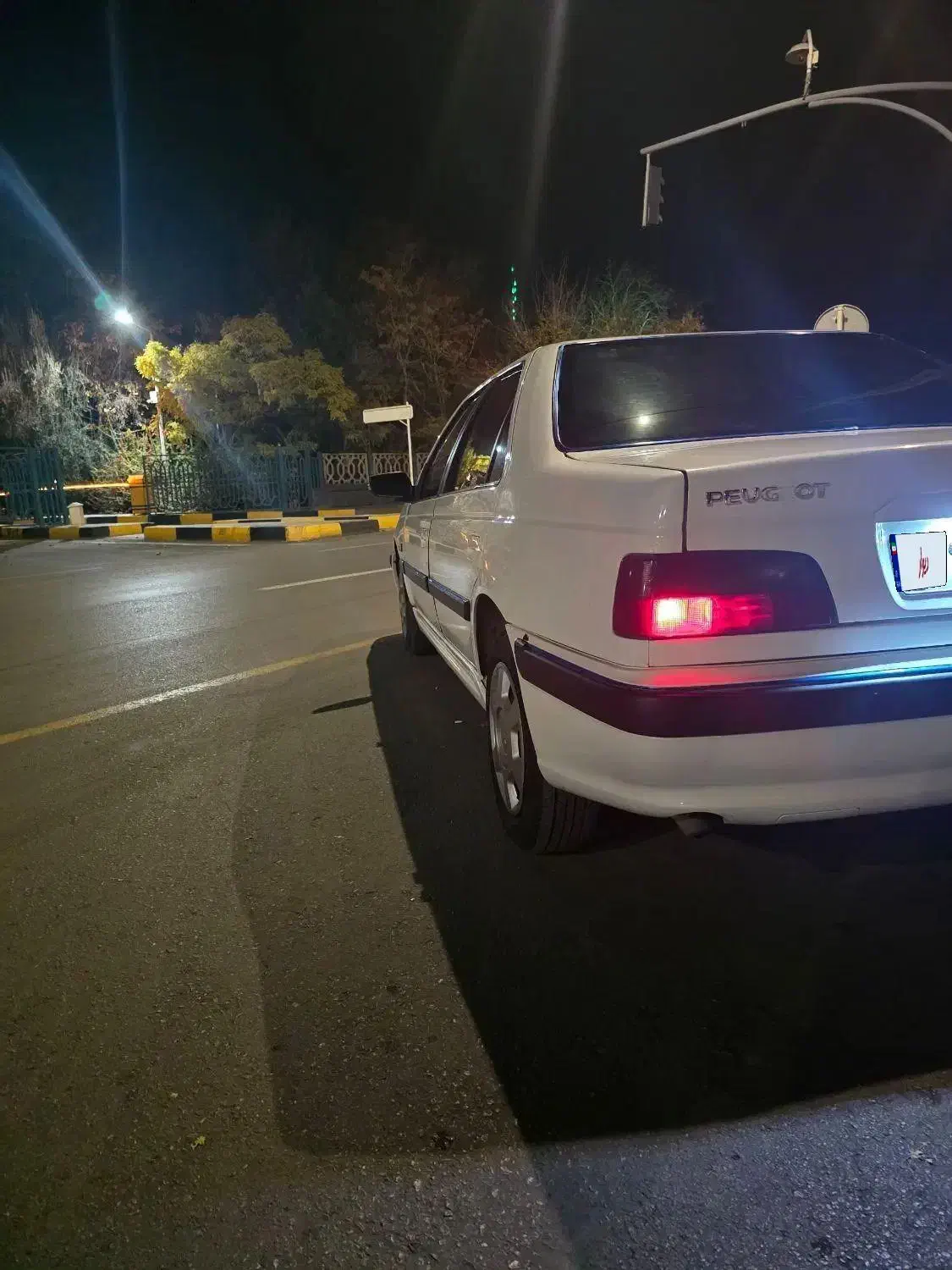 پارس سال ۹۸ درجه یک بدون رنگ|خودرو سواری و وانت|اصفهان, آبشار|دیوار