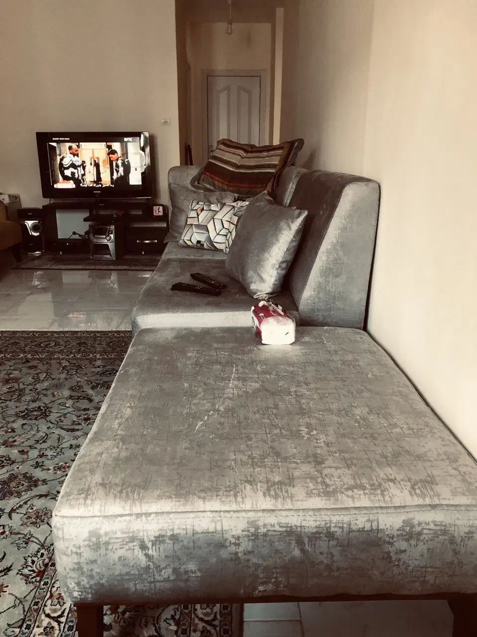مبل ال ۹ نفره ، کاملاً نو ، زیر قیمت خرید|مبلمان خانگی و میز عسلی|پردیس, فاز ۱۱|دیوار