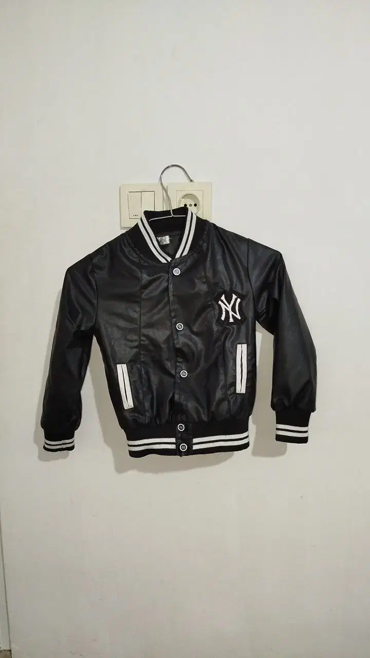 کاپشن و شلوار لی مناسب ۴ تا ۵ سال|کفش و لباس بچه|ملایر, |دیوار