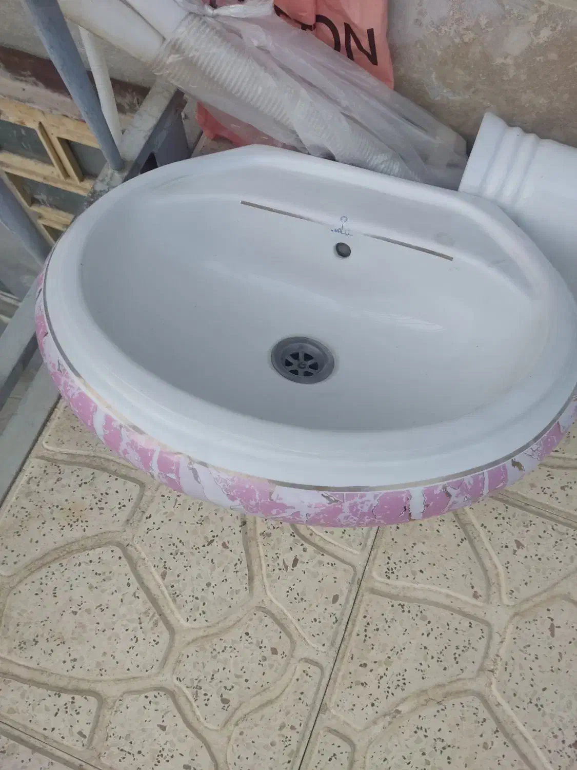 روشوییبزرگ|لوازم سرویس بهداشتی|اراک, |دیوار