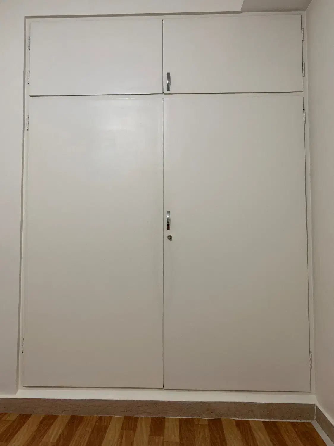 در کمد دیواری|کتابخانه، شلف، قفسه‌های دیواری|کرج, کرج نو|دیوار