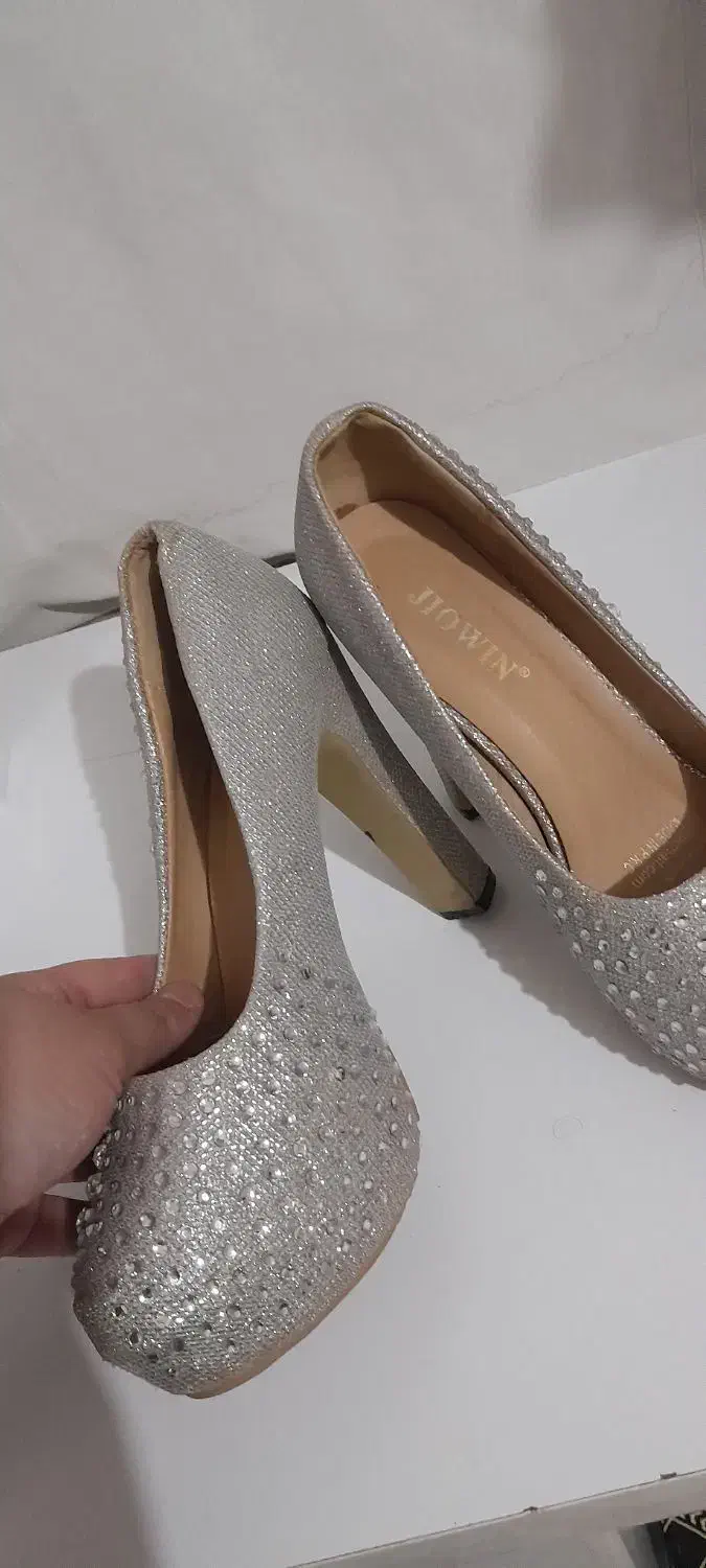 کفش|کیف، کفش، کمربند|نالوس, |دیوار