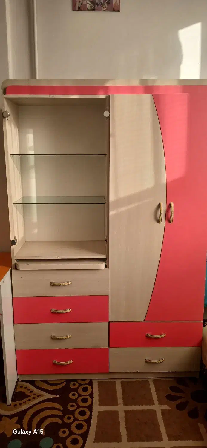 فروش تخت خواب کمد کودک ومیز تحریر|تخت و سرویس خواب|فولادشهر, C8|دیوار