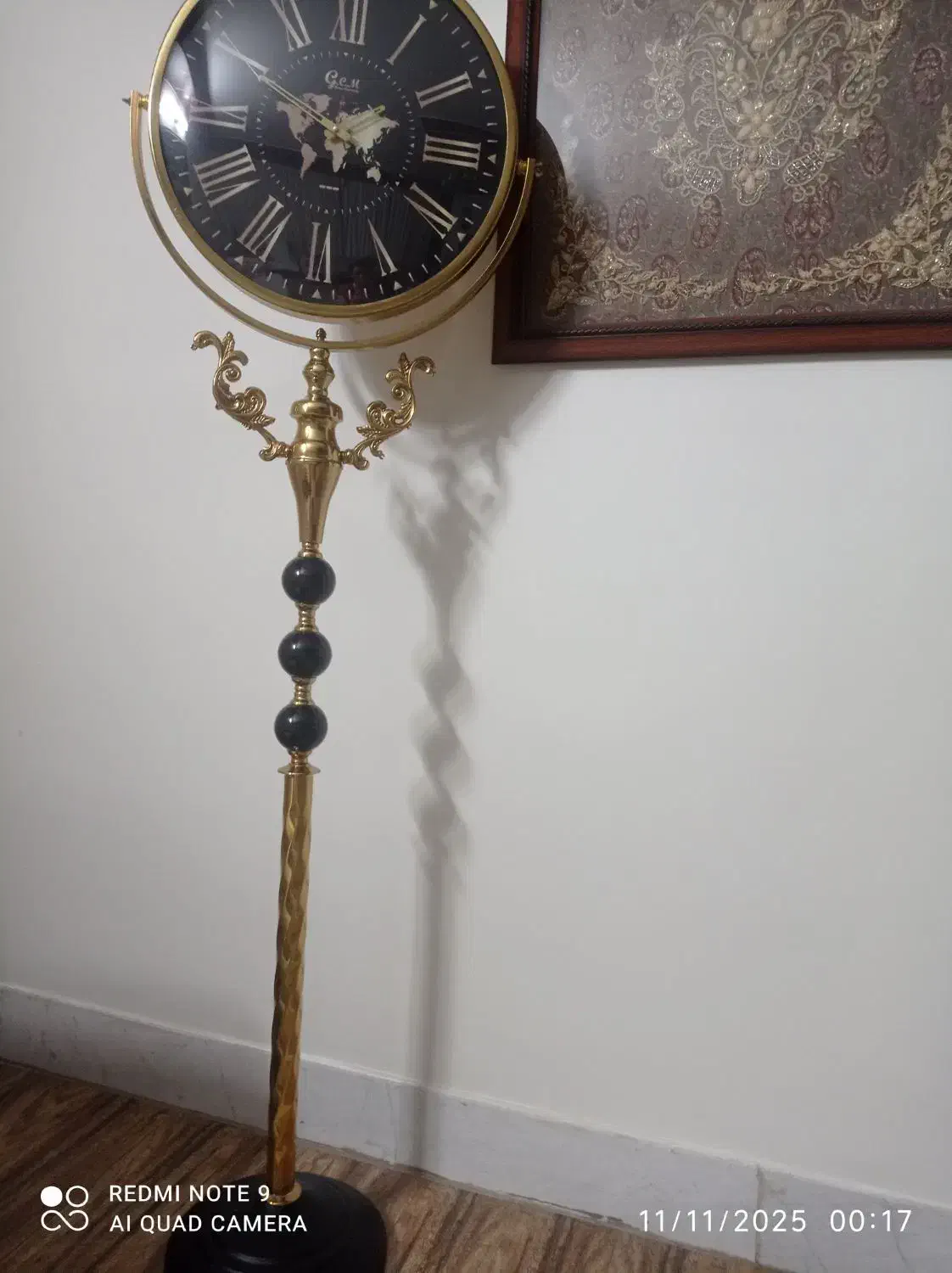 ساعت ایستاده پایه فلزی|ساعت دیواری و تزئینی|اصفهان, درب سیبه علیا|دیوار