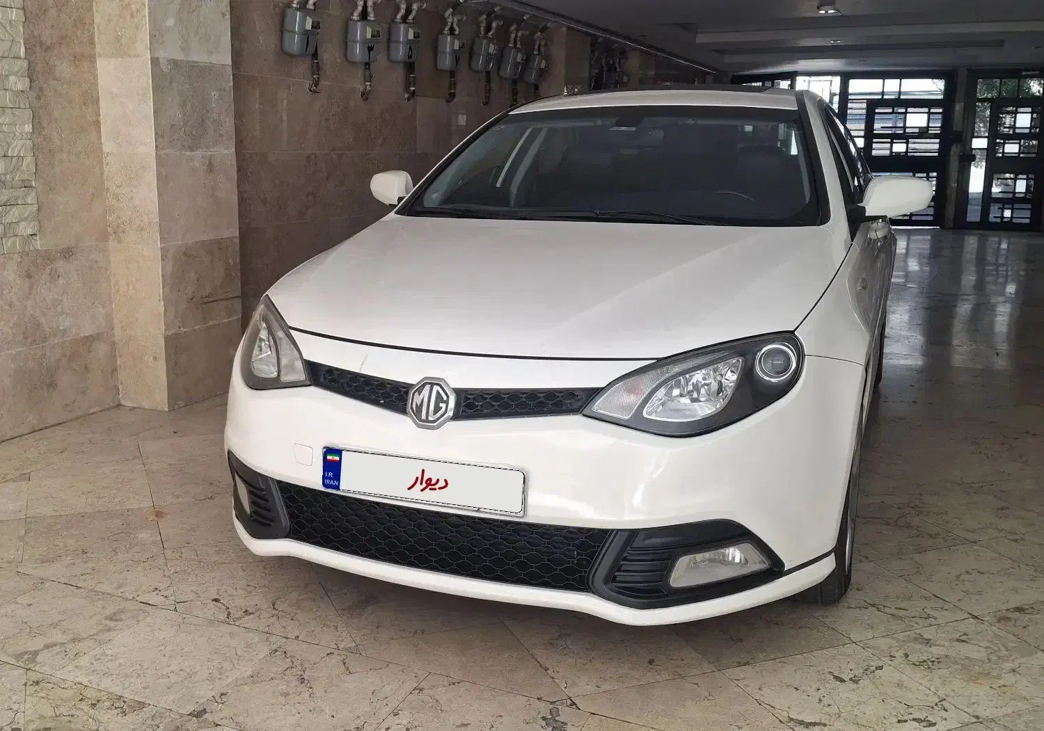 MG مدل ۲۰۱۲|خودرو سواری و وانت|تهران, درختی|دیوار