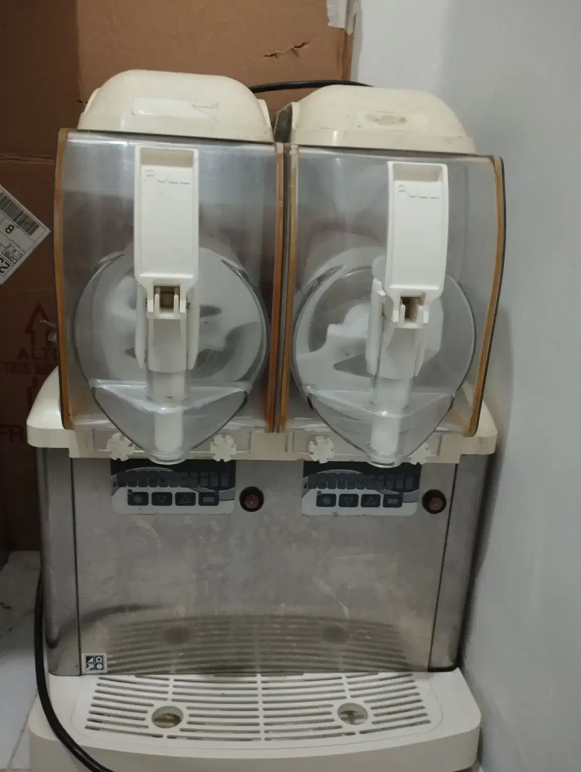 دستگاه یخ در بهشت|کافیشاپ و رستوران|بندرعباس, |دیوار