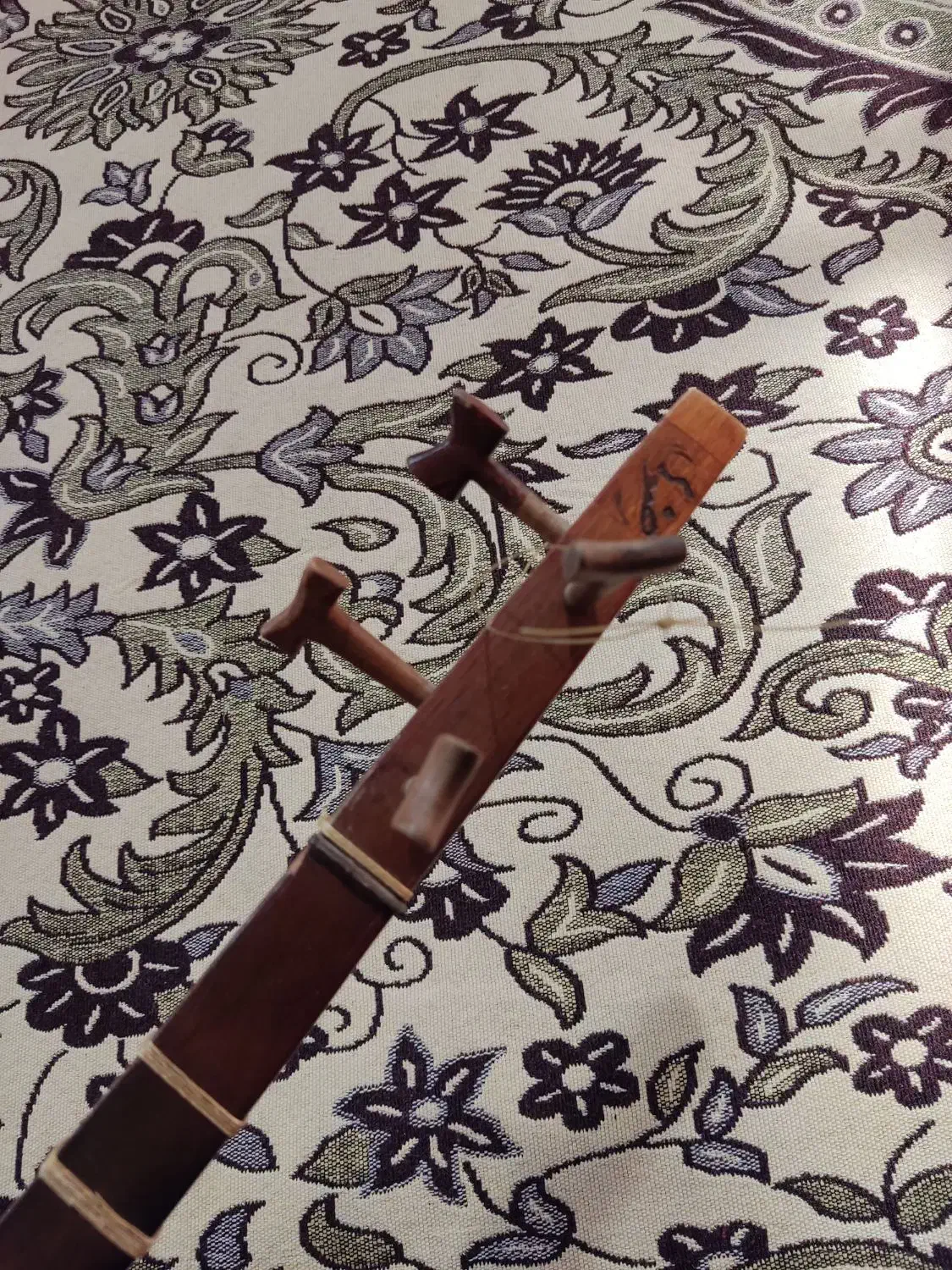 سه تار|سازهای سنتی|کرمانشاه, |دیوار