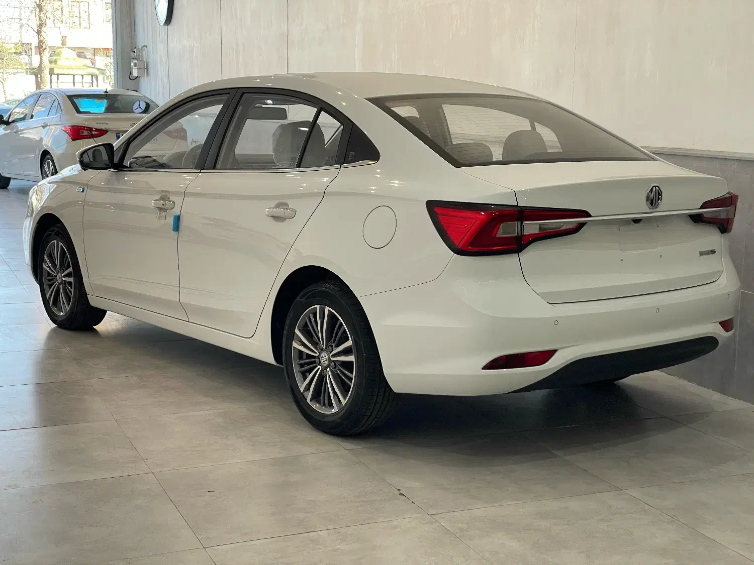 ام جی 5 وارداتی صفر خشک|خودرو سواری و وانت|بابل, |دیوار