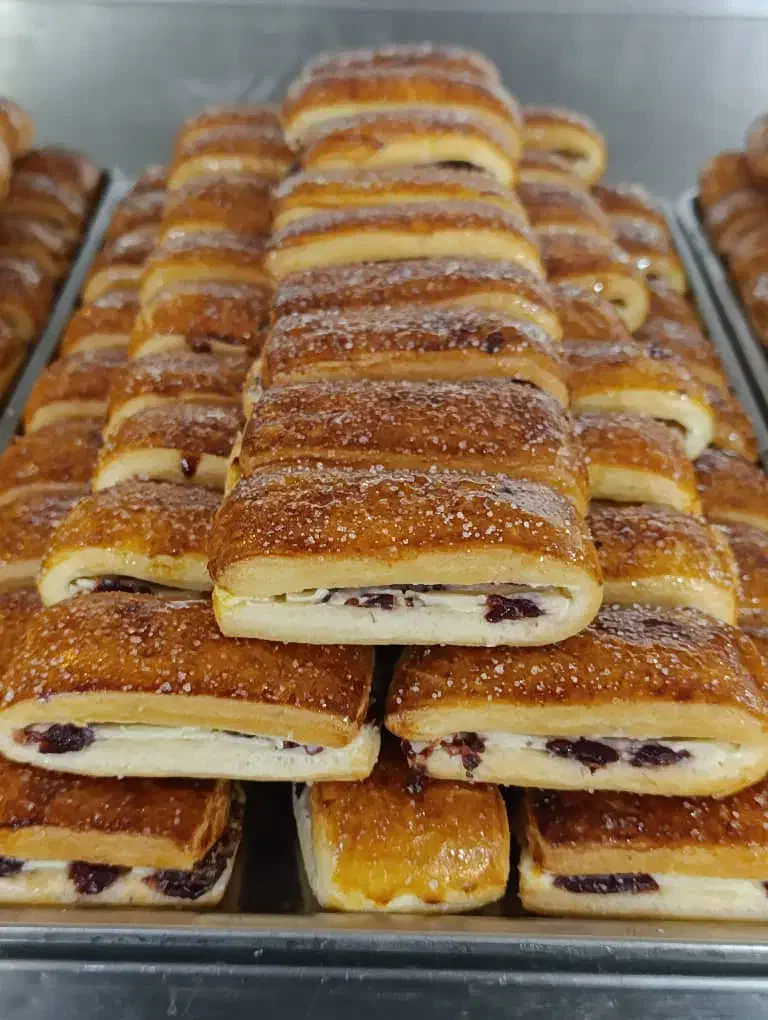 استخدام کارگر جهت کیک و کلوچه پزی با حقوق خوب|استخدام صنعتی، فنی، مهندسی|آزادشهر, |دیوار