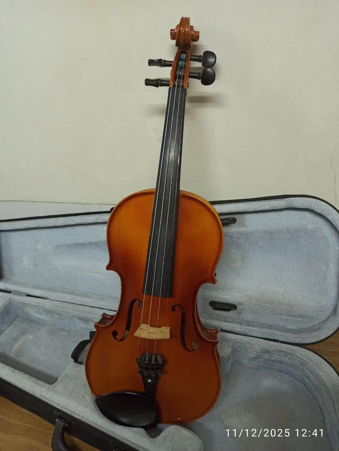 ویولن tf142 ۴/۴ تمیز و صدا عالی|ویولن|لنجان, |دیوار