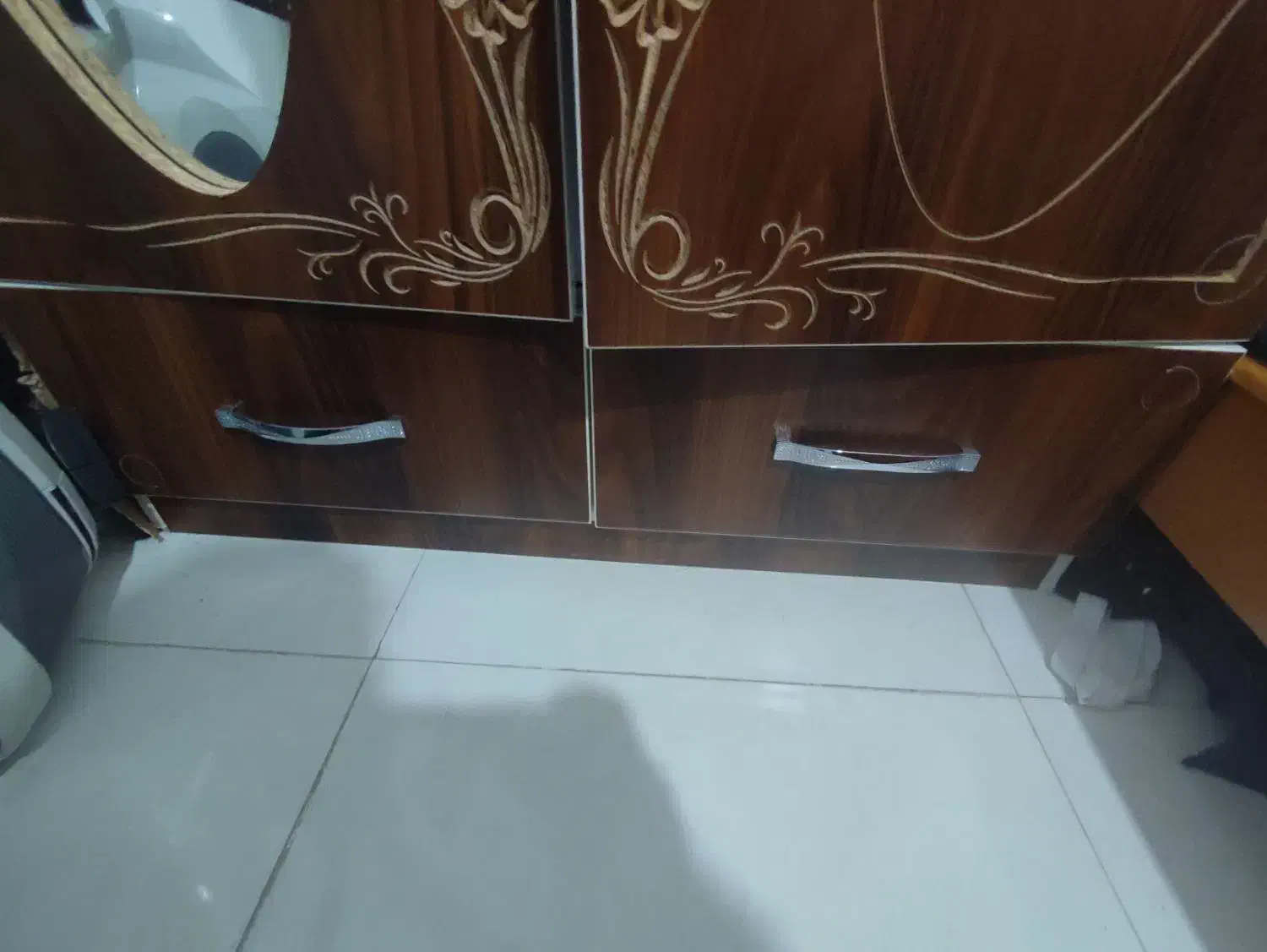 کمد.  اینه دار (اینه قدی).ارتفاع دو متر عرض یک متر|جاکفشی، کمد، دراور|رشت, استقامت ۱|دیوار