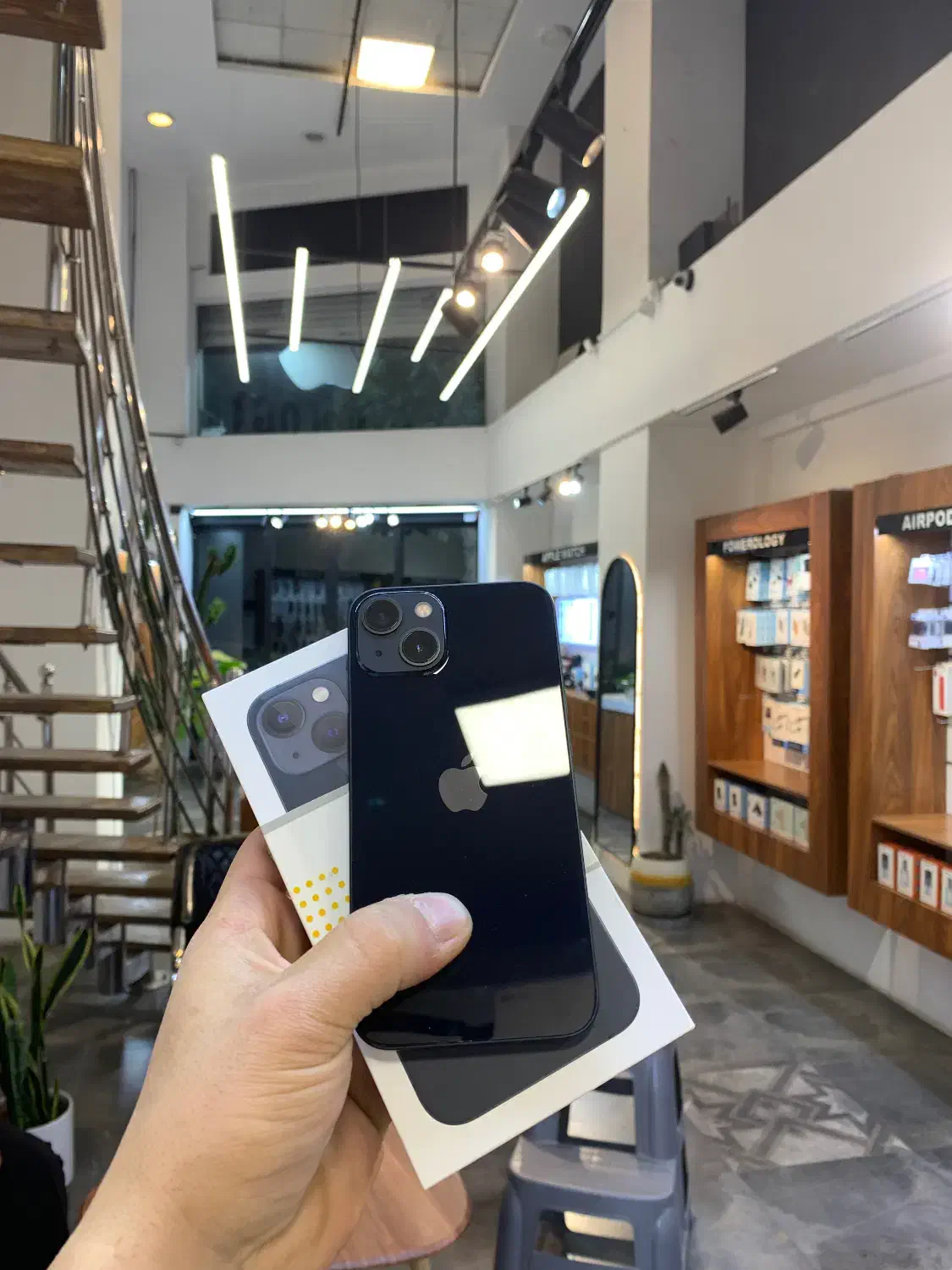 ایفون سفید و مشکیiphone 13normal128gبا شرایط ویژه|موبایل|کرج, فاز ۲ مهرشهر|دیوار