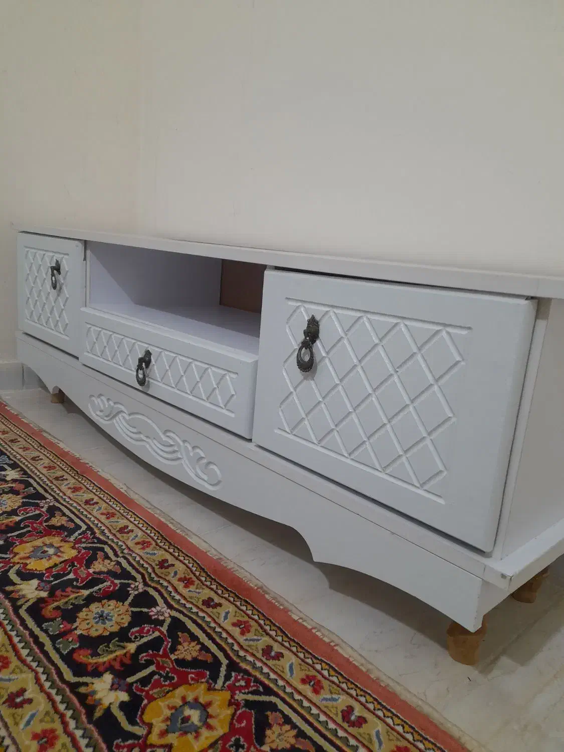 میزتلویزیون|میز تلویزیون|پرند, فاز ۴|دیوار