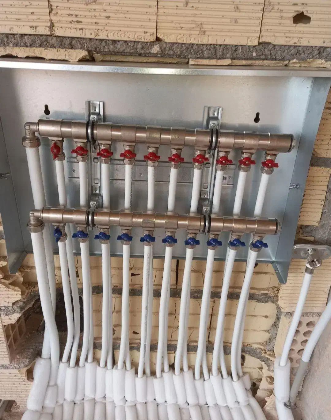 لوله کشی آب فاضلاب شوفاژ پکیج گرمایش کف صفر تا صد|خدمات پیشه و مهارت|الیگودرز, |دیوار