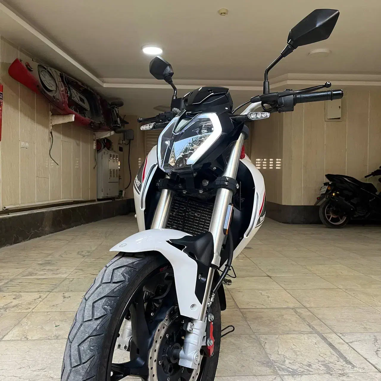 بنلی 180s قسطی چکی شرایطی نداریم|موتورسیکلت|بندرعباس, |دیوار