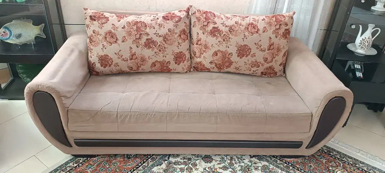 مبل ۷ نفره تمیز و سالم همراه میز جلو مبلی|مبلمان خانگی و میز عسلی|شاهرود, |دیوار