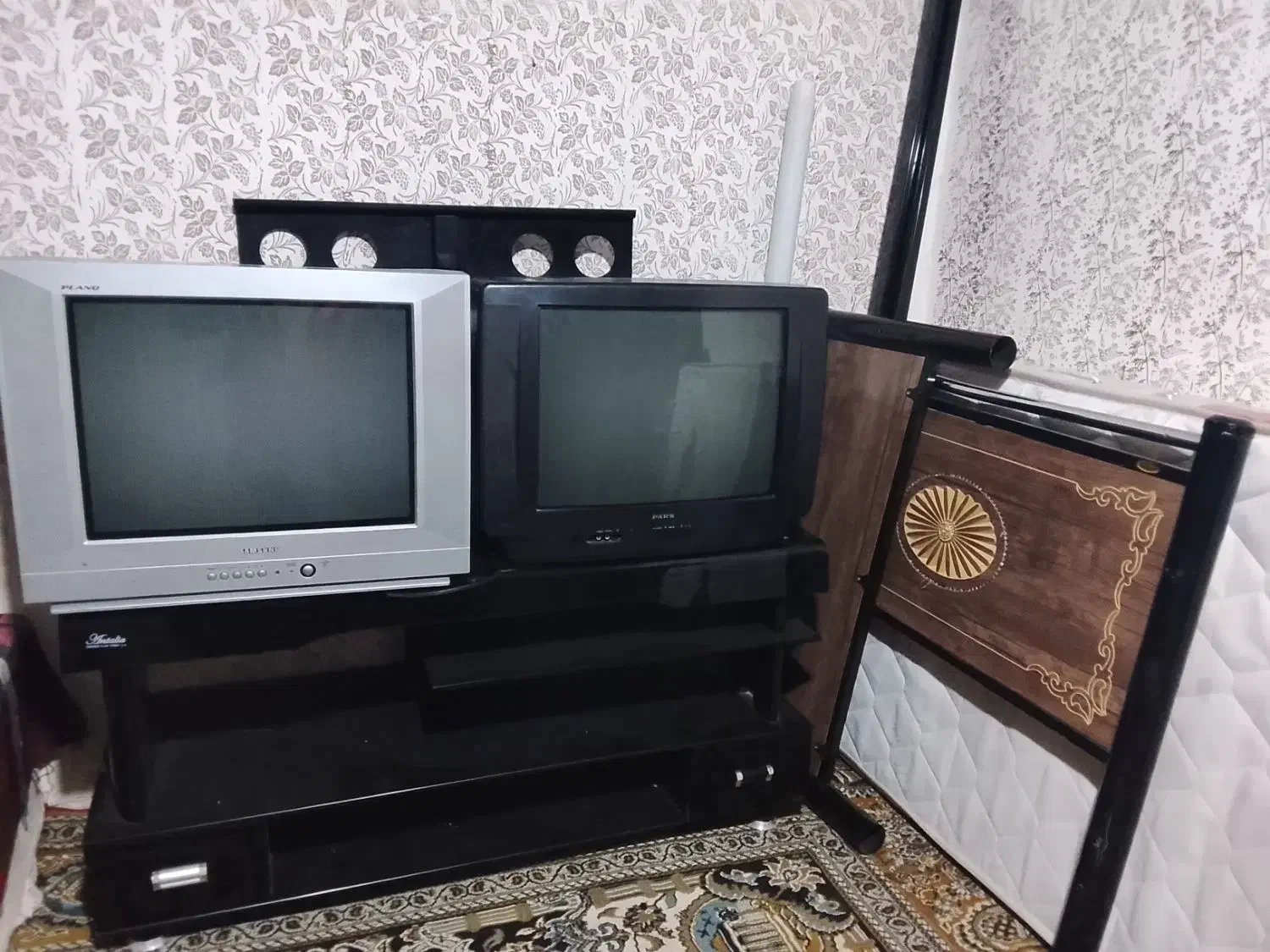 تلوزیون و زیر تلوزیونی|میز تلویزیون|خرمآباد, |دیوار