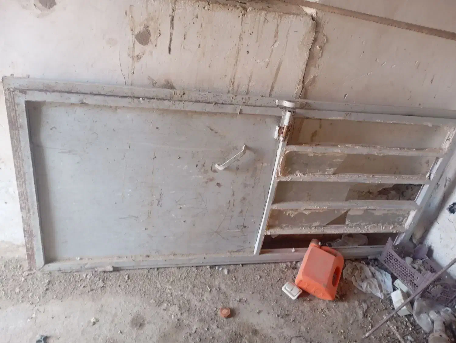 درب آهنی|مصالح و تجهیزات ساختمان|کرباسک, |دیوار