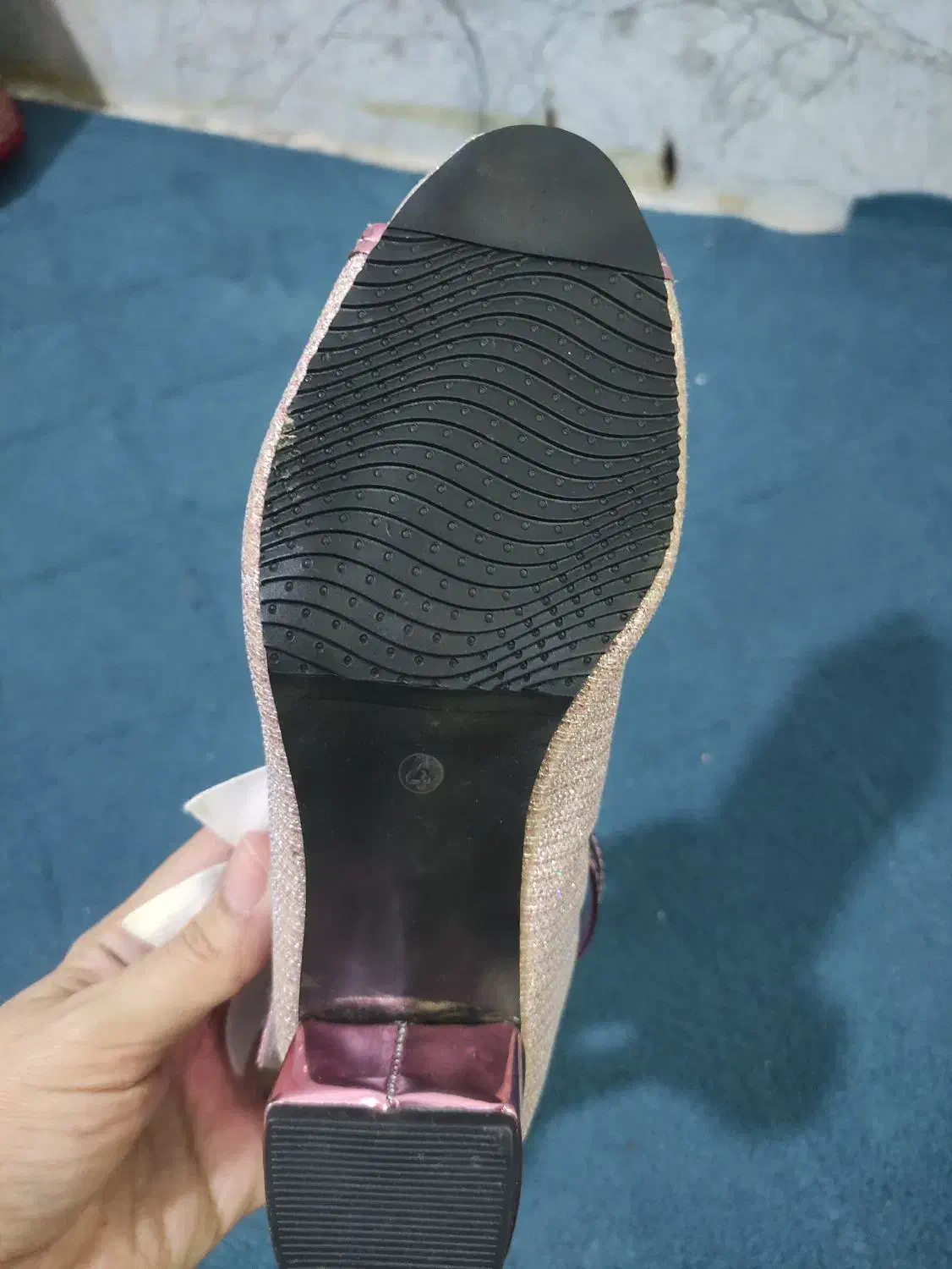 کفش مجلسی|کیف، کفش، کمربند|قم, نوقطار|دیوار