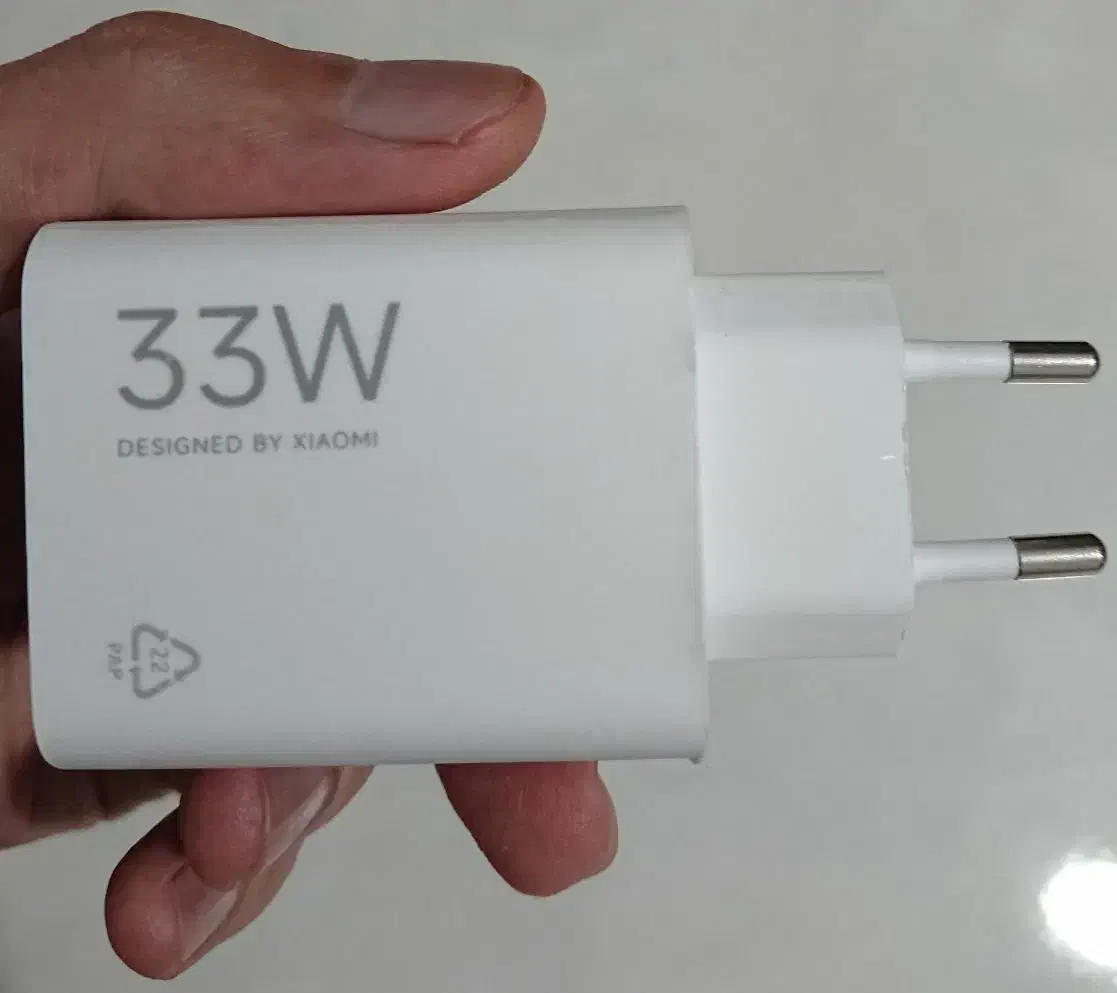 کلگی شارژر 33 وات شیائومی فابریک رو گوشی|لوازم جانبی موبایل و تبلت|شیراز, کیان شهر|دیوار