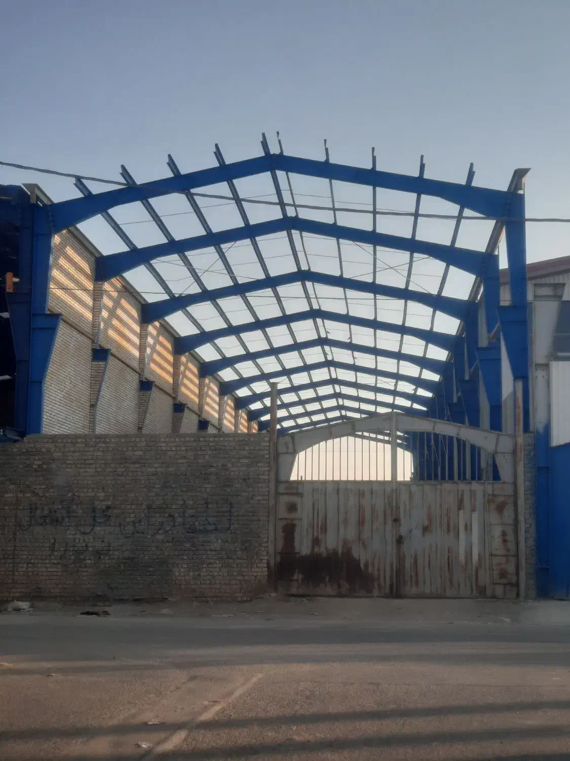 اجاره سوله و چهاردیواری با برق وگاز بالا|اجارهٔ دفتر صنعتی، کشاورزی، تجاری|برخوار, |دیوار