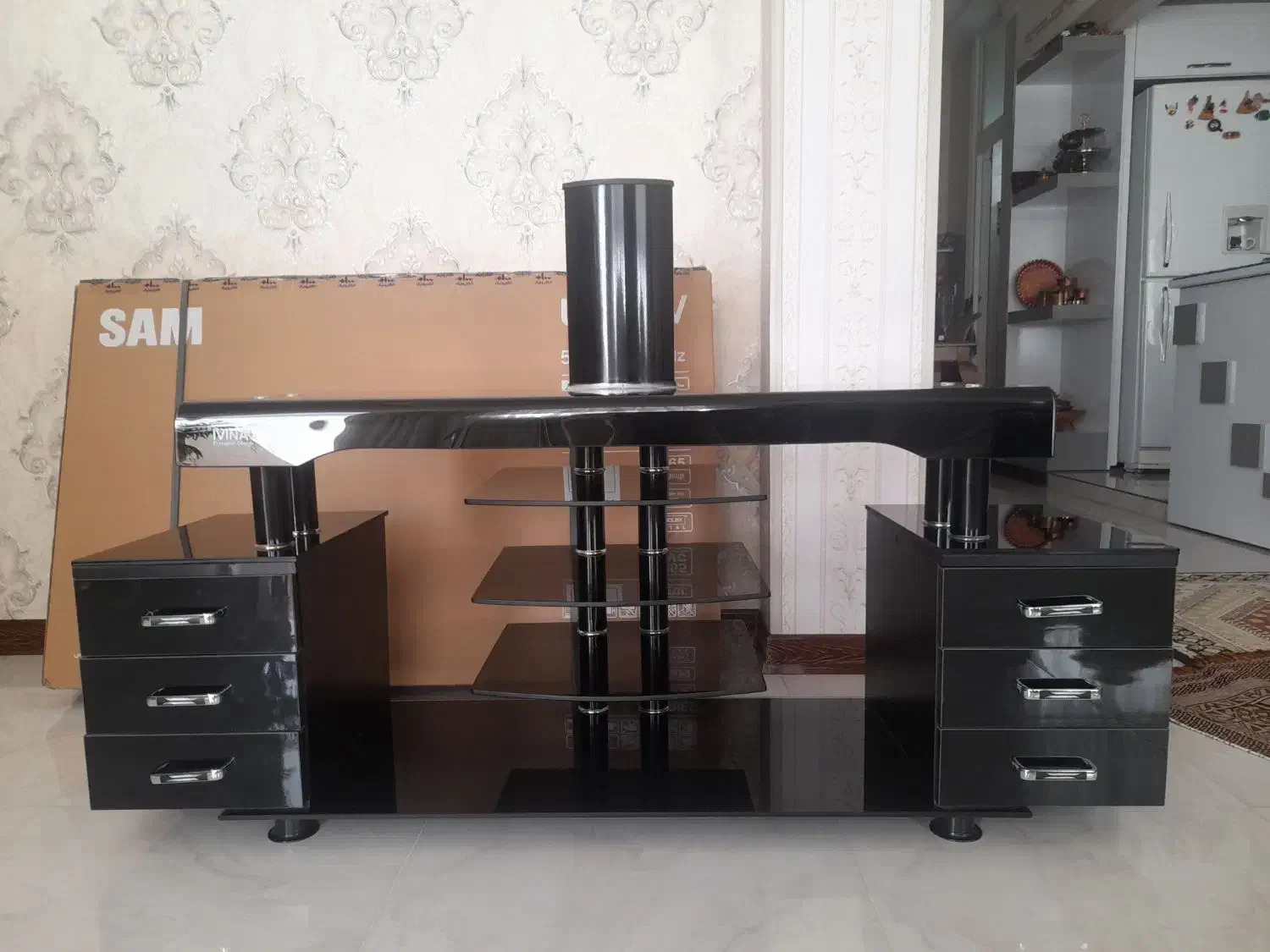 میز تلویزیونی|میز تلویزیون|بروجن, |دیوار