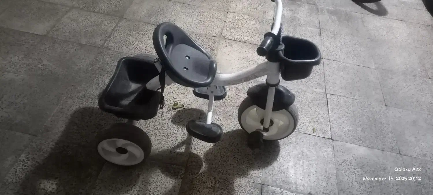 سه چرخه مشکی سفیدسالم رکابی هستش وپارکابی تاشوهست|دوچرخه، اسکیت، اسکوتر|فردیس, نسترن شرقی|دیوار