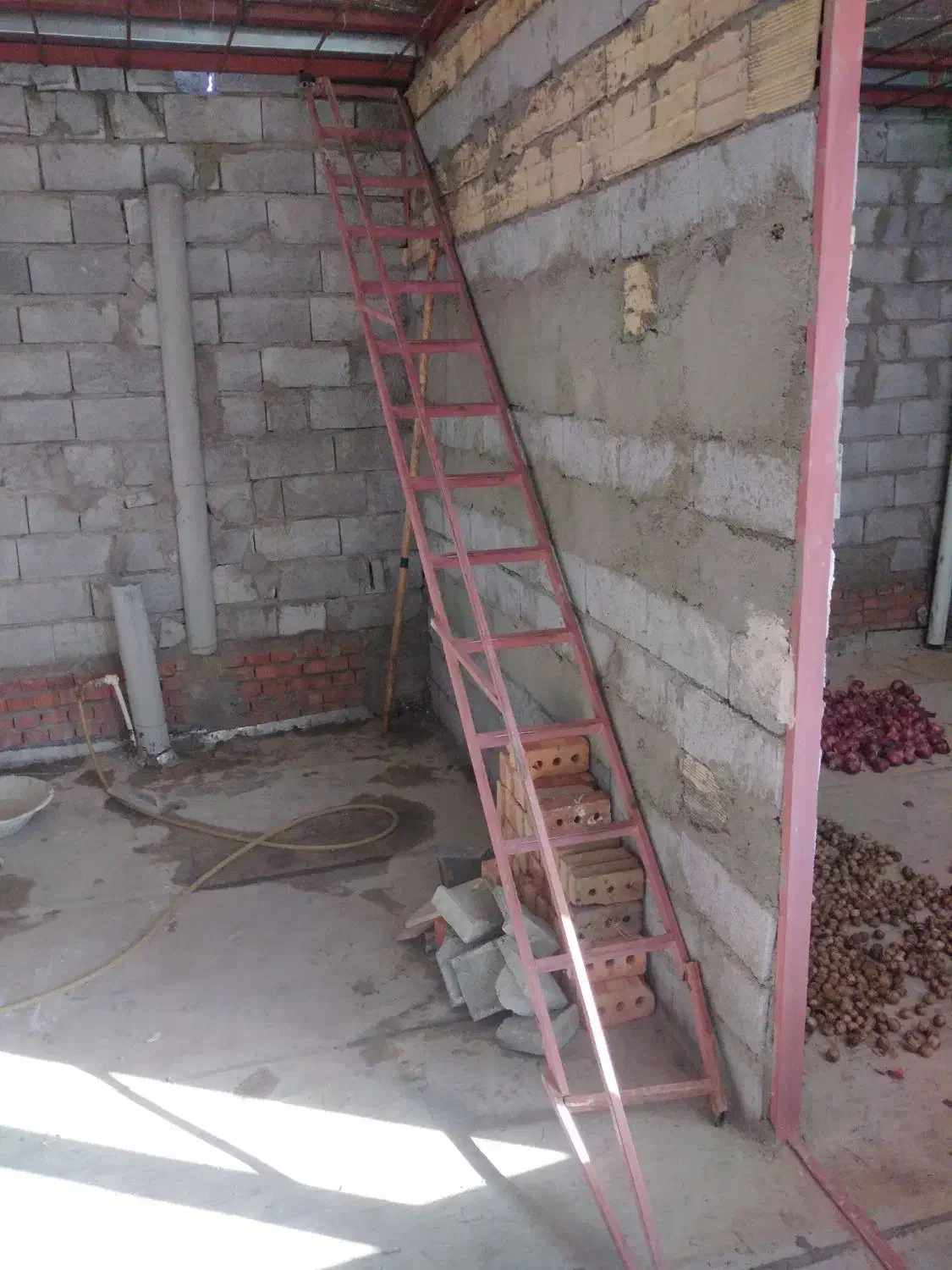 نردبان|ابزارآلات|مهاباد (آذربایجان غربی), |دیوار
