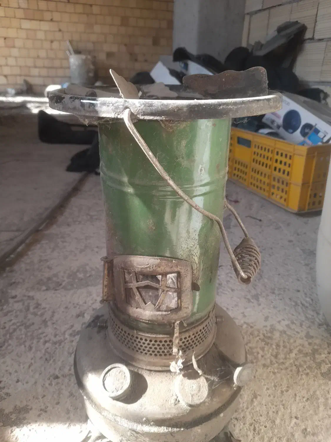 چراغ نفت|کلکسیون اشیاء عتیقه|رشت, پستک|دیوار