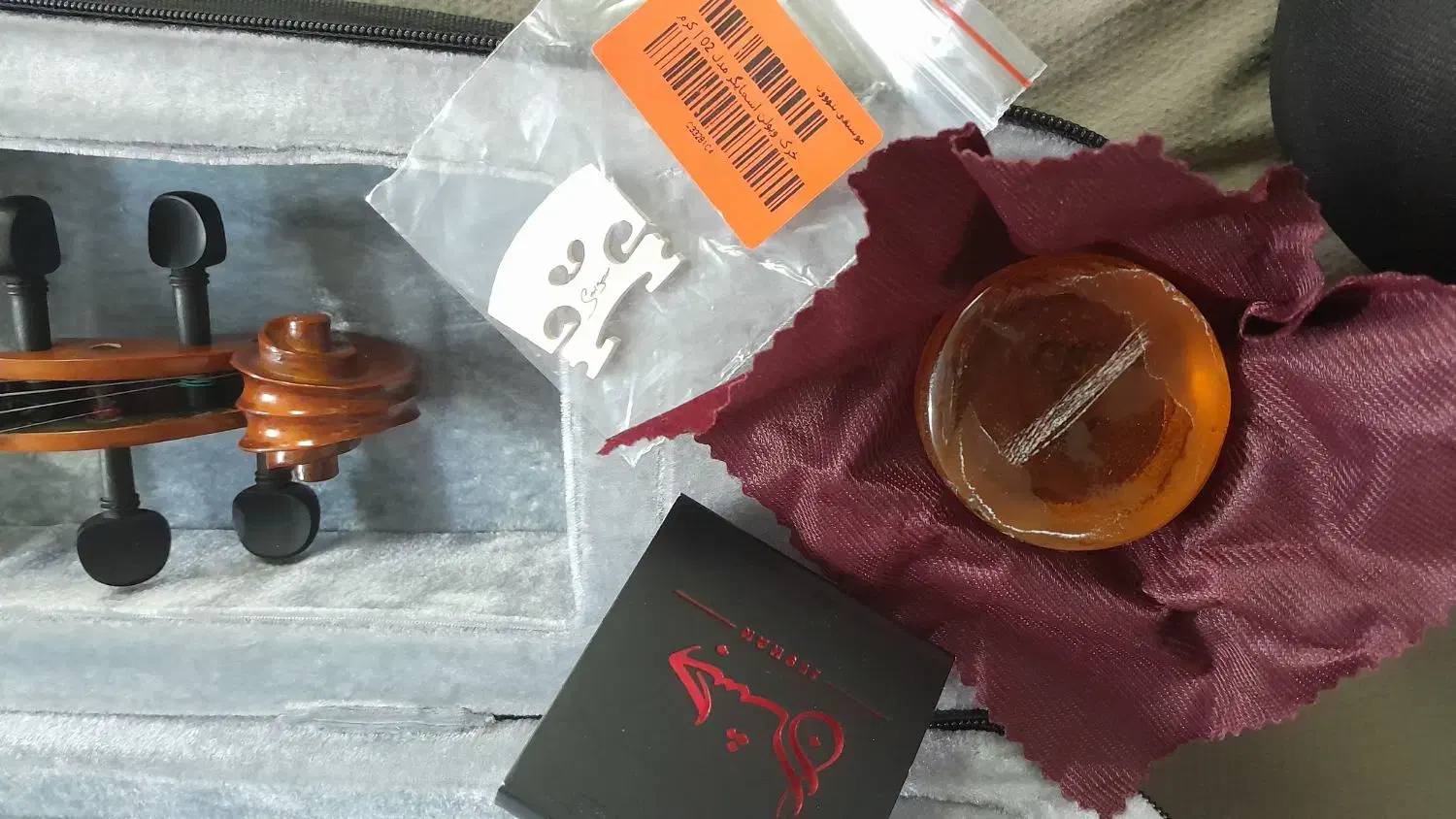 ویولن TF سایز4/4.کاملا سالم.فقط یکماه استفاده شده|ویولن|کرج, حیدرآباد|دیوار