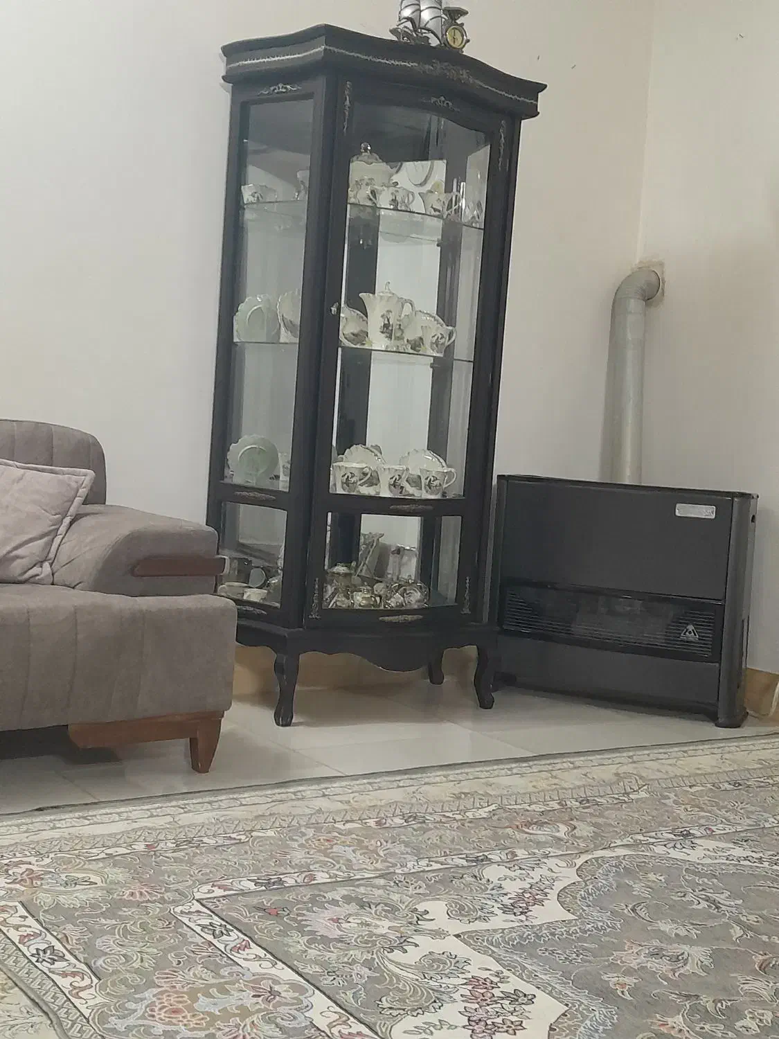 گنجه|بوفه، ویترین، کنسول|تربت‌حیدریه, شهرک ولیعصر|دیوار