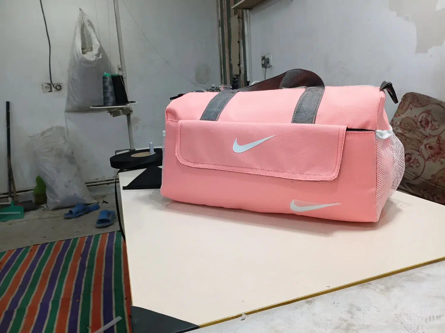 ساک نایک|کیف، کفش، کمربند|ماهدشت, |دیوار