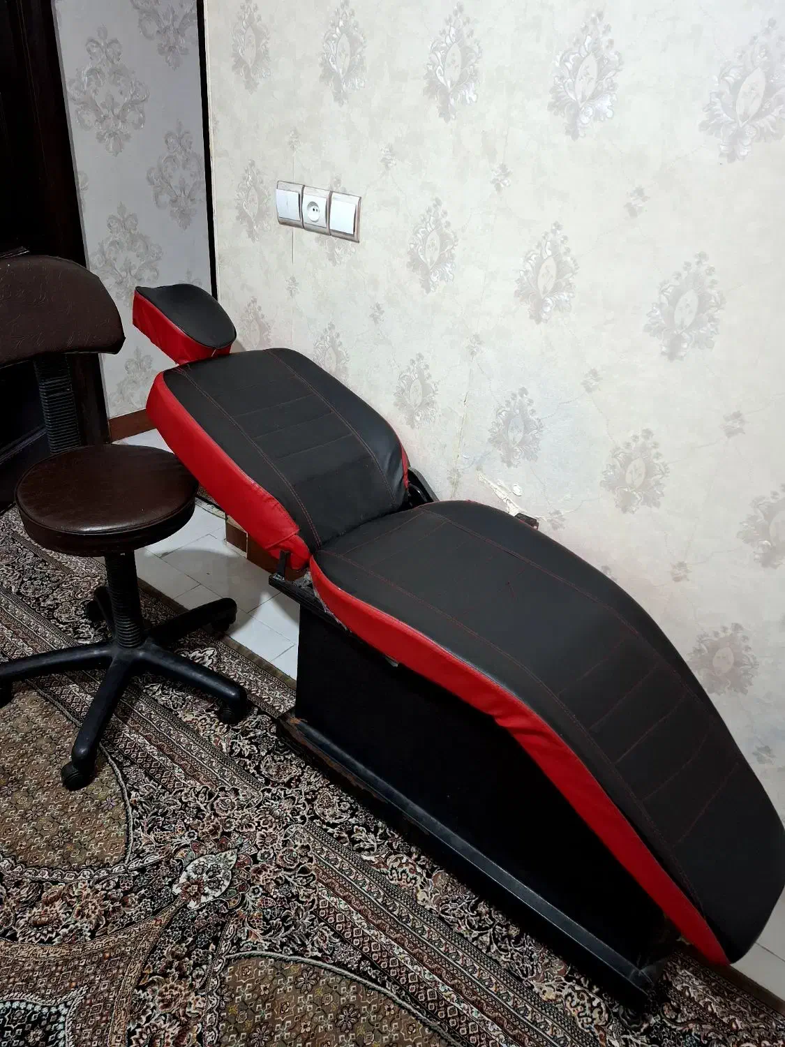 صندلی آرایشگری|آرایشگاه و سالنهای زیبایی|قرچک, میرزائی جنوبی|دیوار