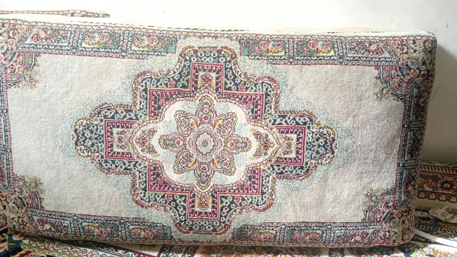 پشتی سه جفت|پشتی|قم, علی آباد سعدگان|دیوار