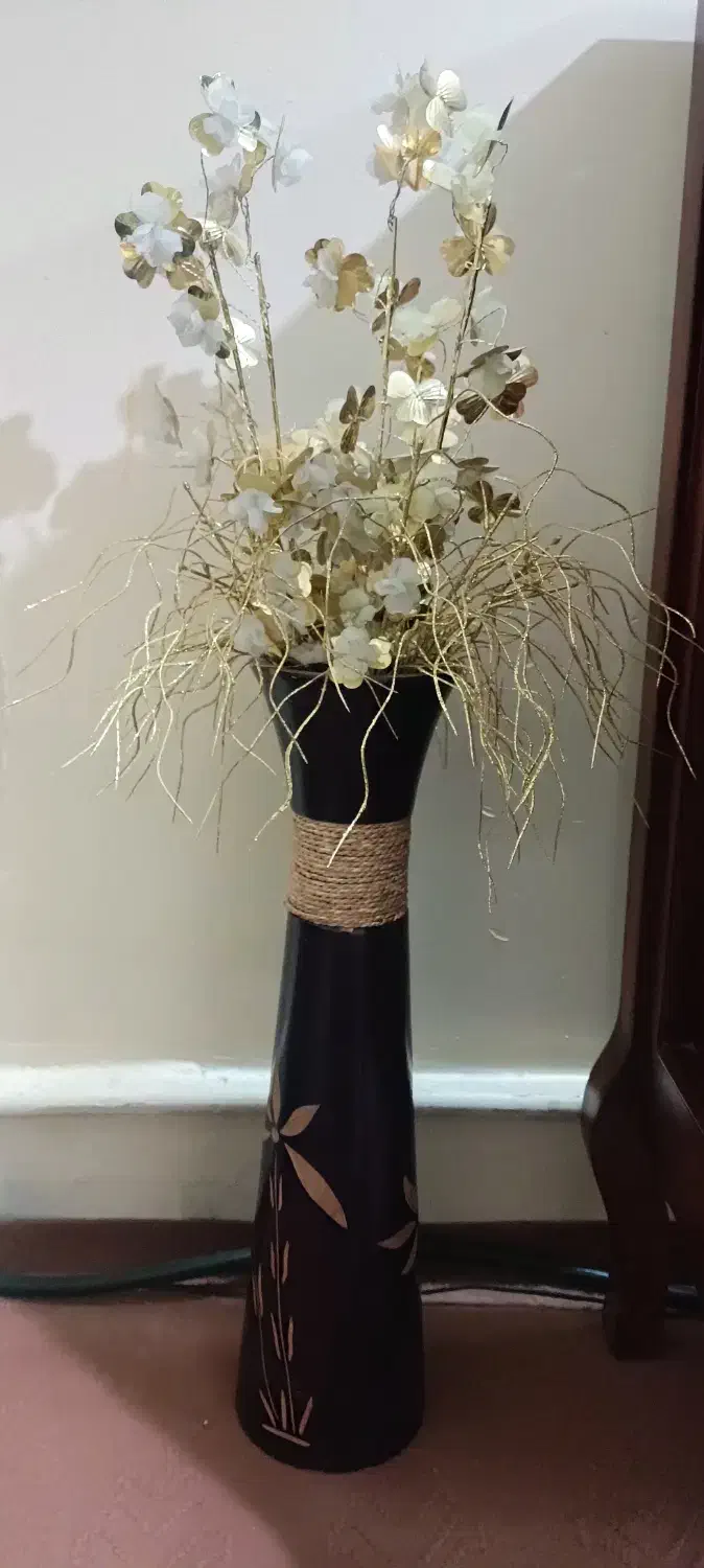 گلدان گل|گل مصنوعی|ری, شهادت|دیوار