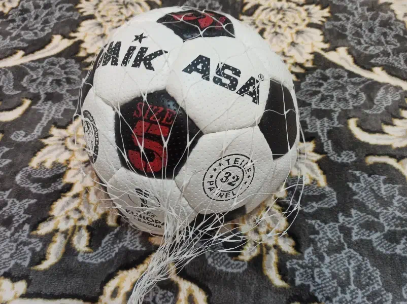 توپ مخصوص زمین چمن|ورزشهای توپی|خمین, |دیوار