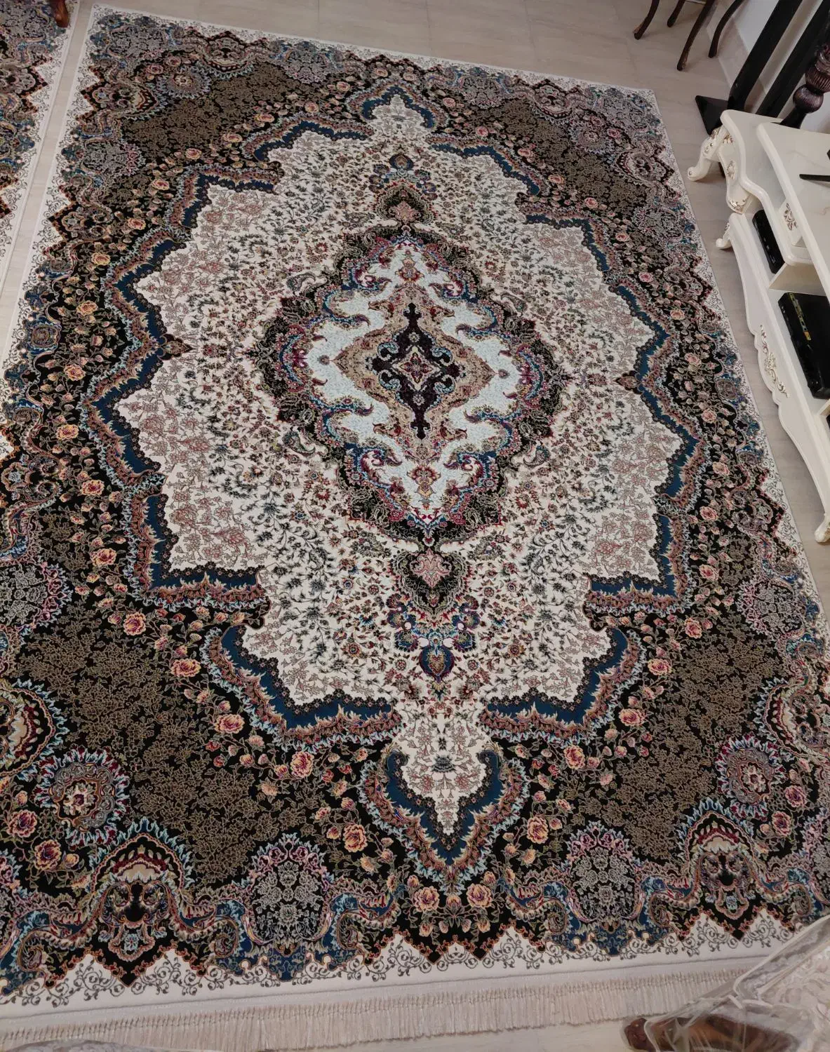 فرش ۹متری ۷۰۰ شانه|فرش|تاکستان, |دیوار