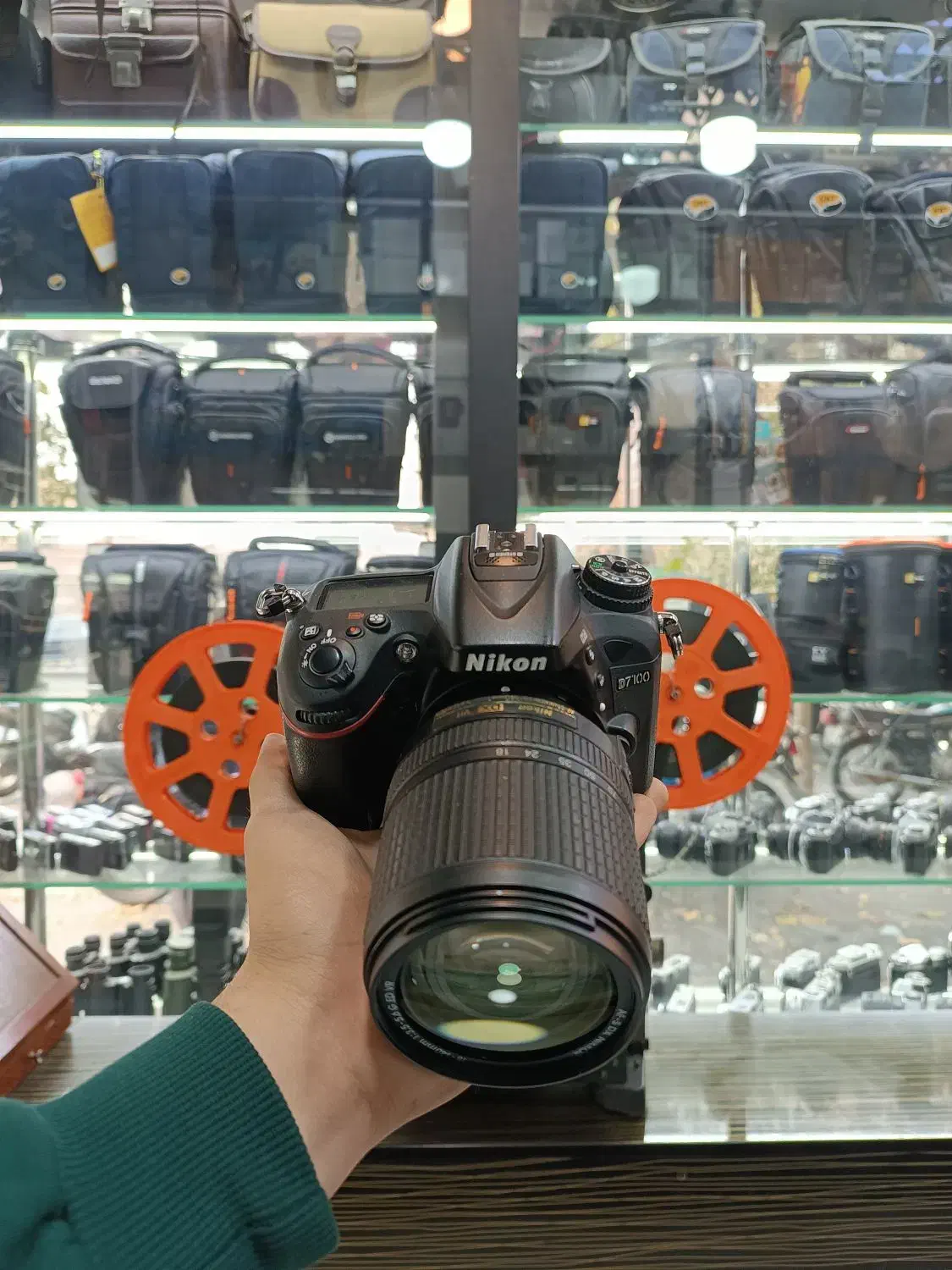 Nikon 7100 lens 18-140|دوربین عکاسی و فیلم‌برداری|تهران, پامنار|دیوار