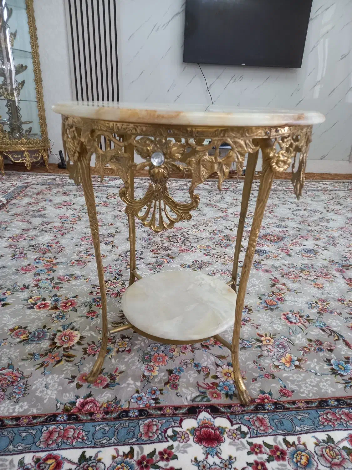 فروش میز گرد|مبلمان خانگی و میز عسلی|اهر, |دیوار