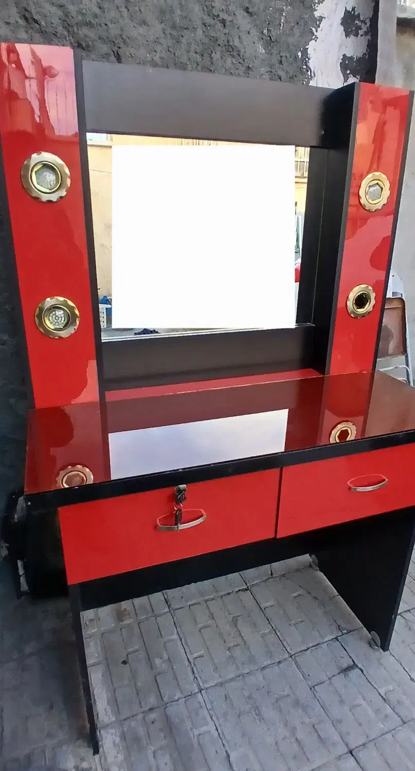 وسایل ارایشگاه|آرایشگاه و سالن‌های زیبایی|کرمانشاه, |دیوار