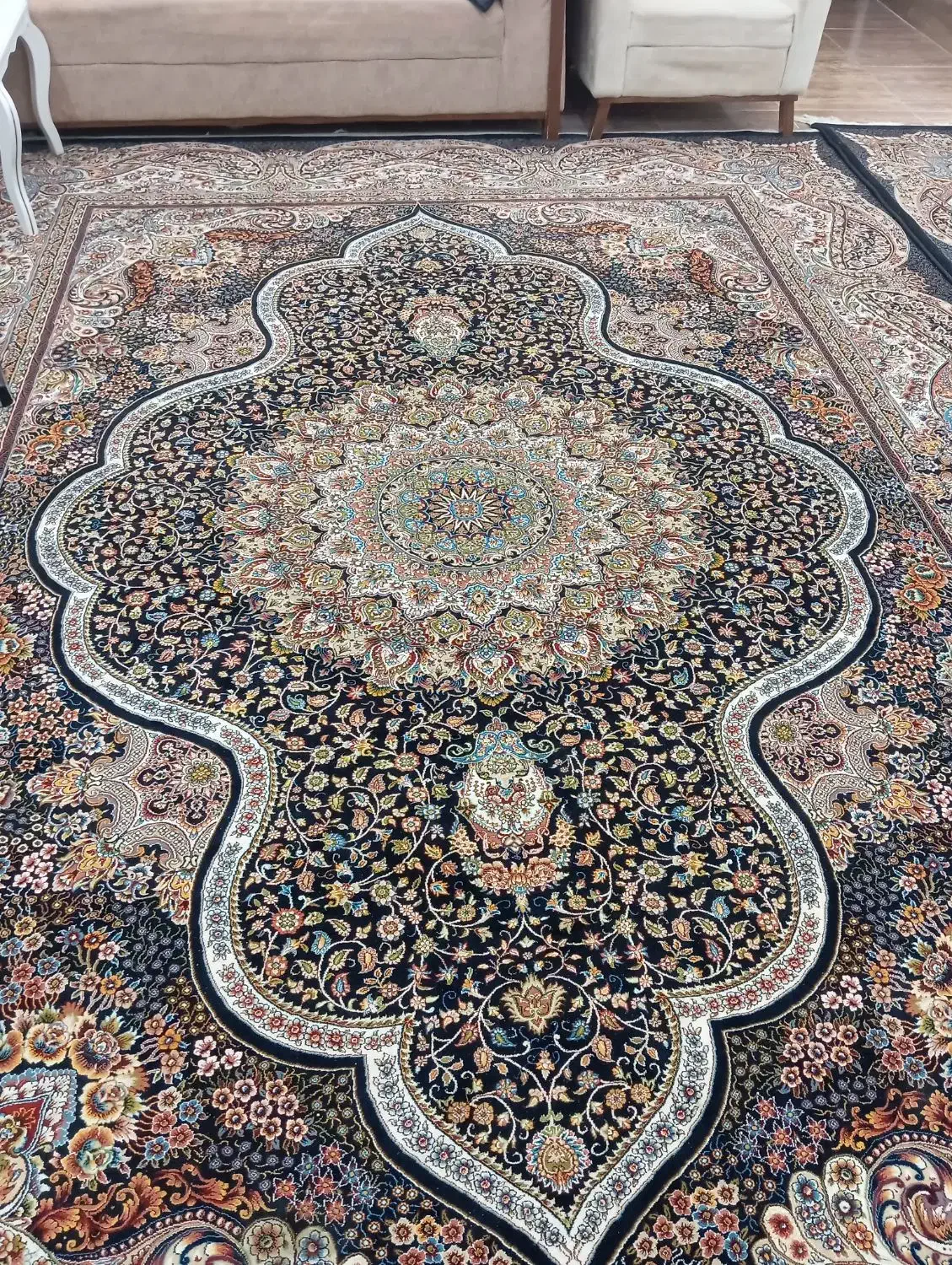 دو عدد قالی|فرش|تربت جام, شهرک معلم|دیوار