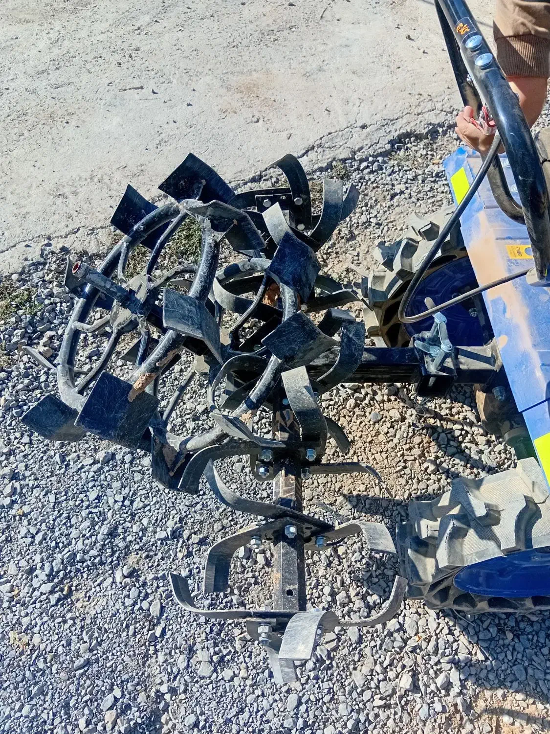 تیلر تراکتور|خدمات باغبانی و درختکاری|مهاجران, |دیوار