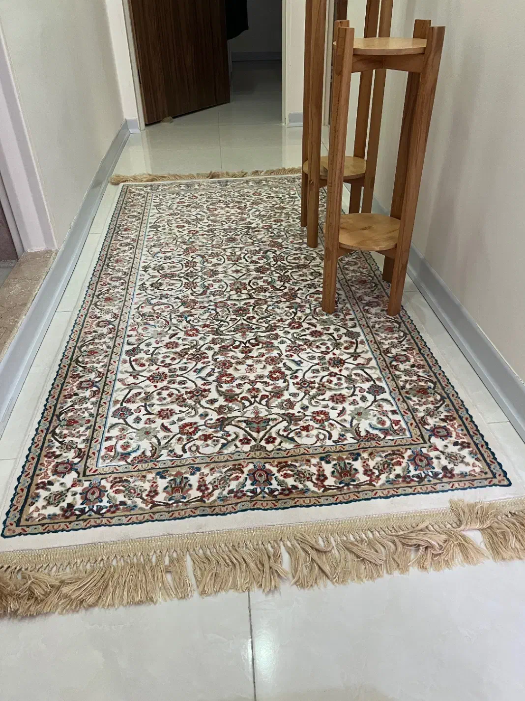 فرش ماشینی رادین اصفهان گل برجسته ۱ در ۲|فرش|بندرعباس, |دیوار