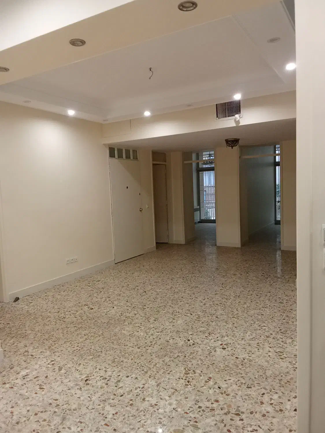 ۲۴۰متر/۴خواب/فول امکانات/سهروردی شمالی