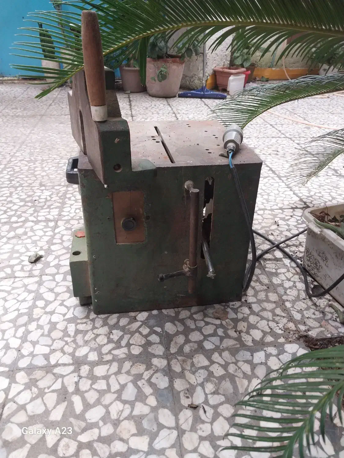 یک دستگاه آلومینیوم بر و یک دستگاه اور فرز ماکیتا|ماشین‌آلات صنعتی|رشت, آب و برق|دیوار