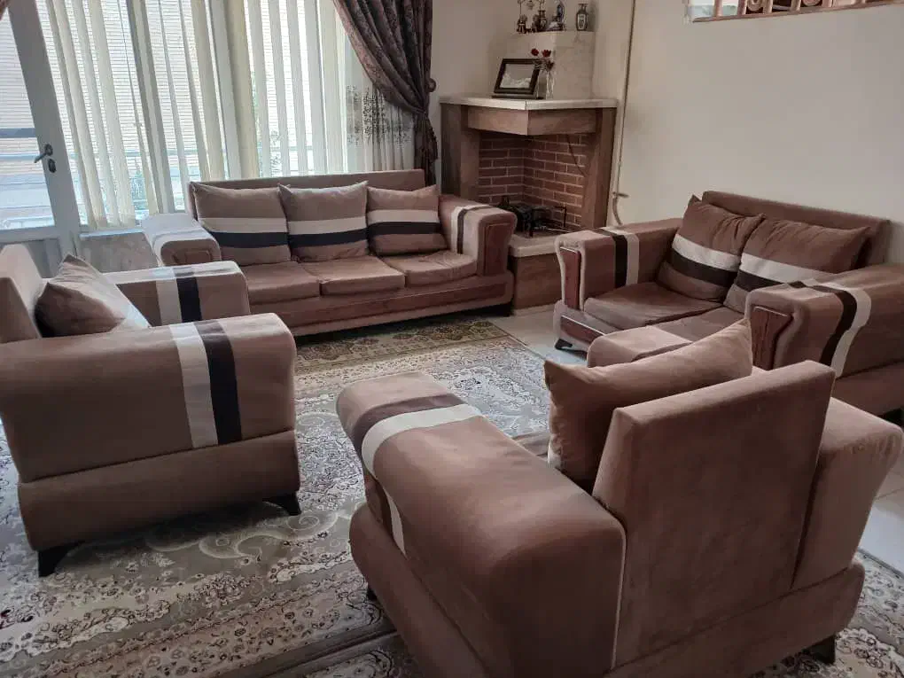 مبلمان راحتی شیک و محکم ، دست دوم تمیز|مبلمان خانگی و میز عسلی|شهرضا, |دیوار