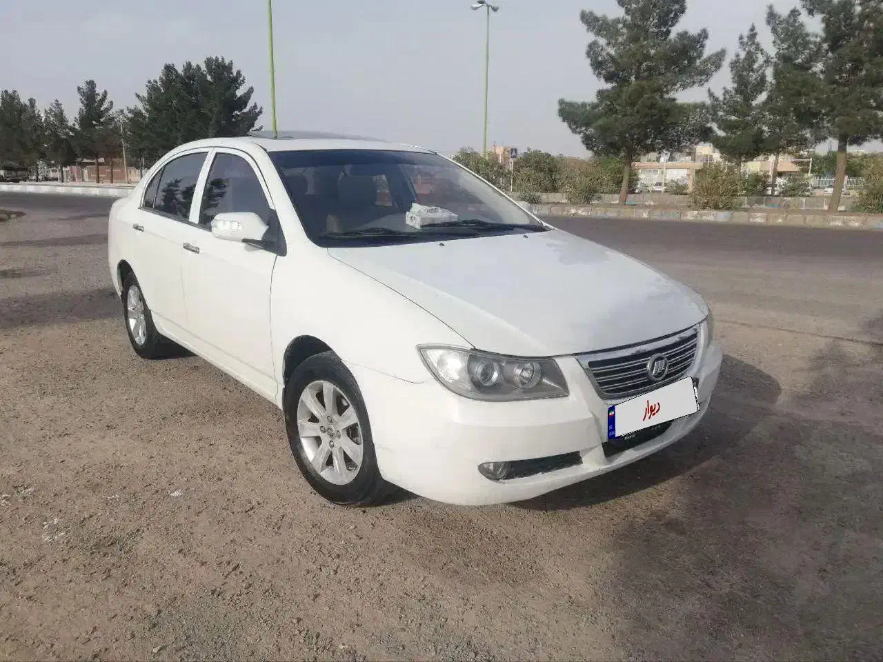 لیفان ۶۲۰-۱۸۰۰ فروش فوری|خودرو سواری و وانت|نائین, |دیوار