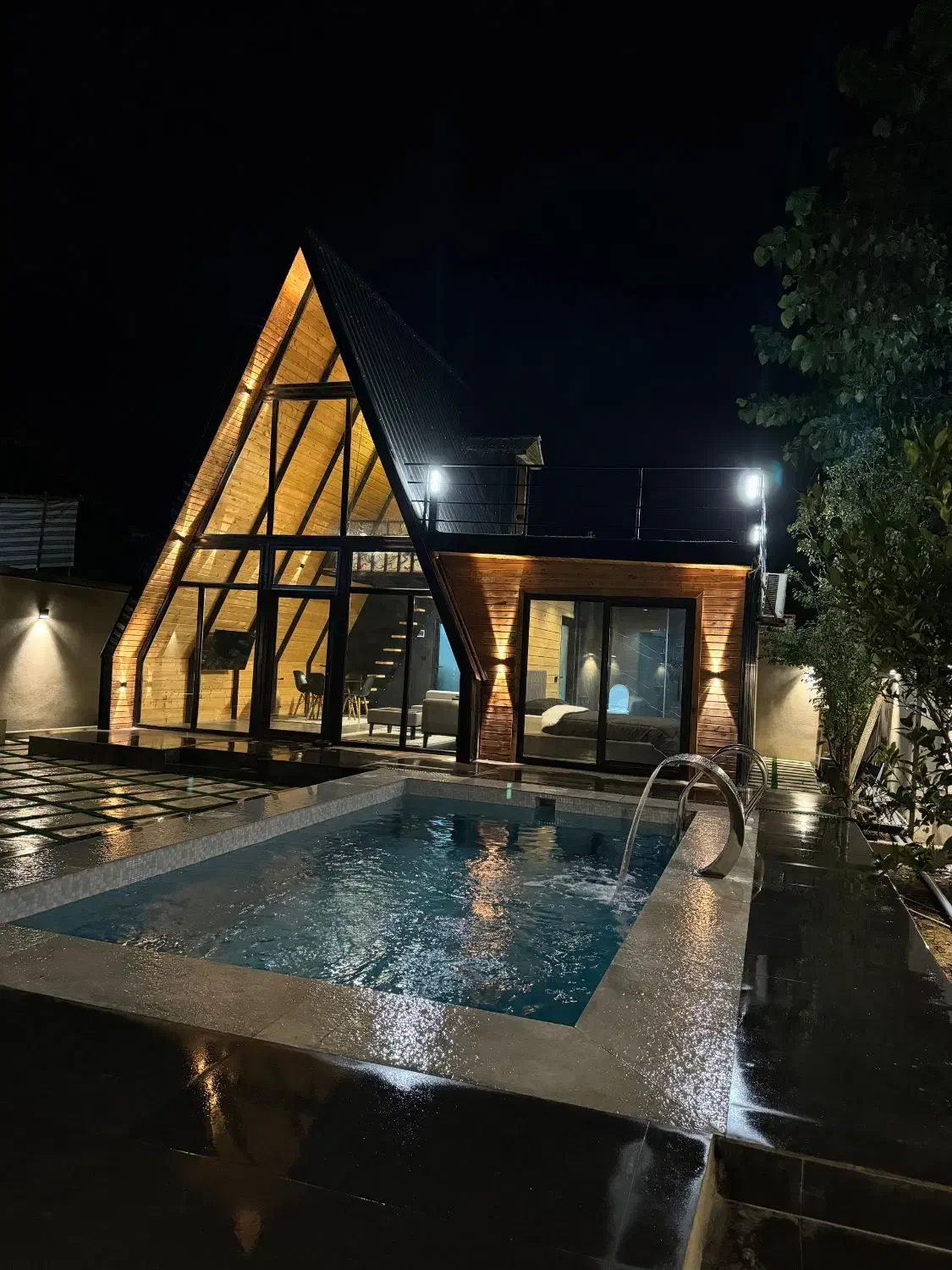 اجاره کلبه سوئیسی دوخواب(استخردار)|اجارهٔ کوتاهمدت ویلا و باغ|بندر انزلی, بشمن|دیوار