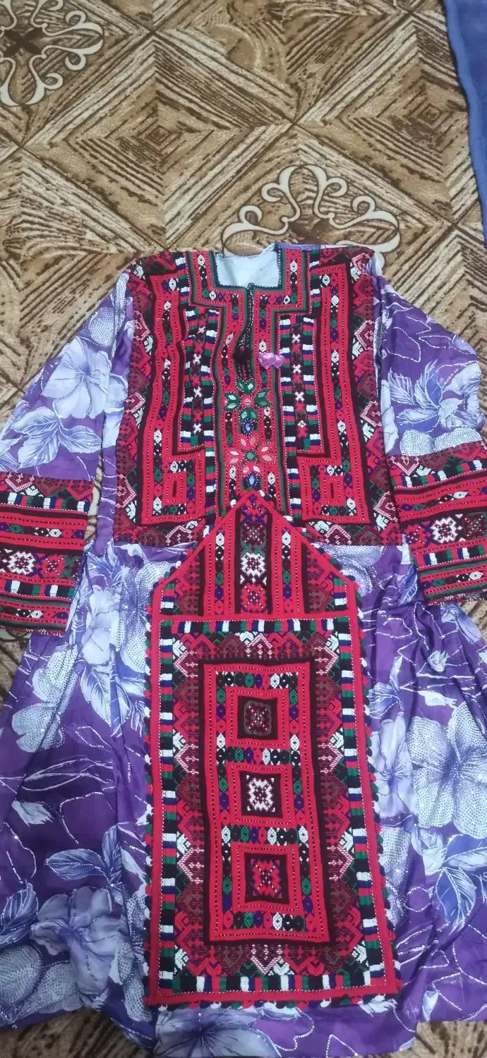 پیراهن|لباس|سراوان, |دیوار